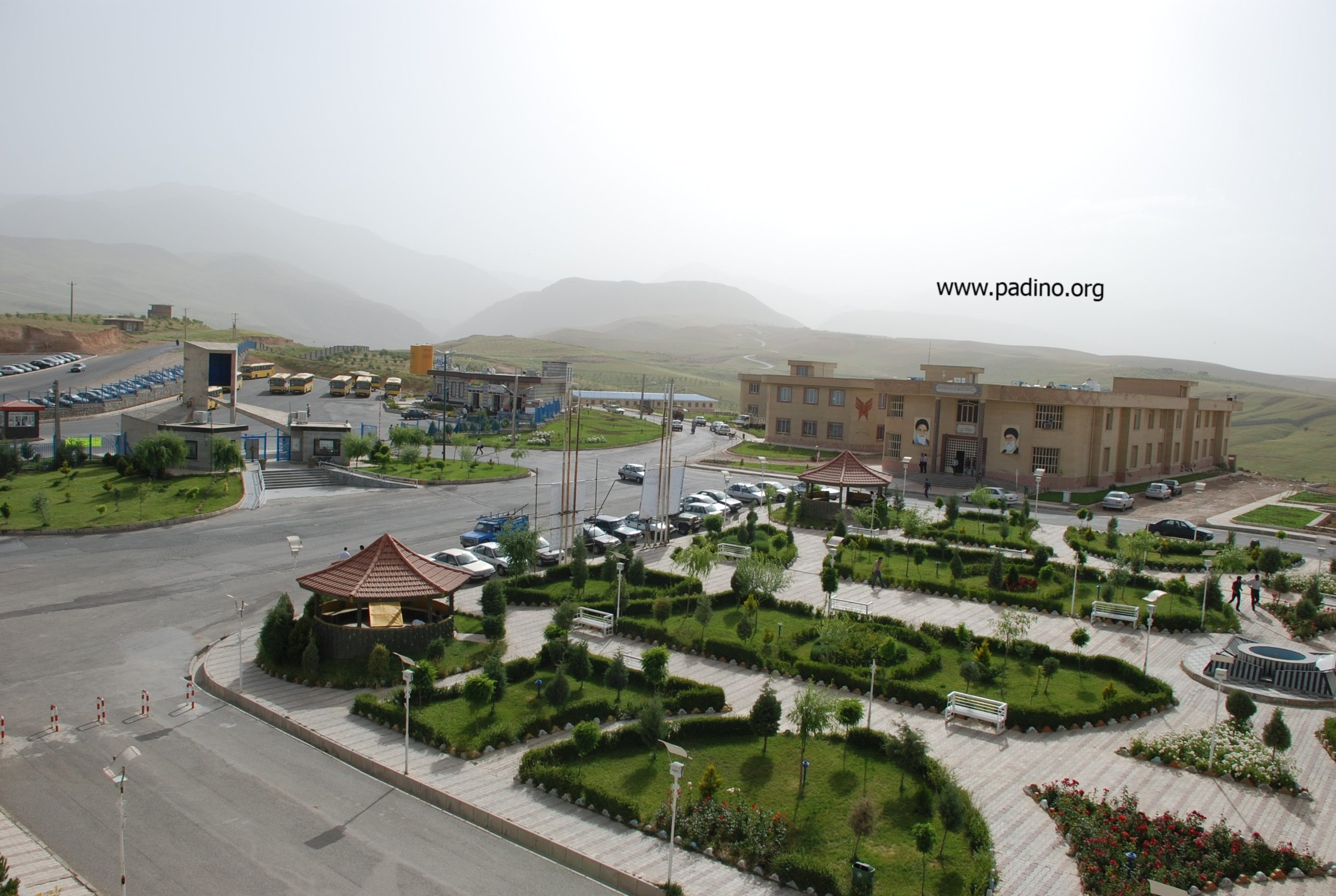 دانشگاه آزاد اسلامی واحد بروجرد-پادینو